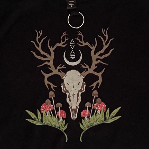 HOT Topic Woodland O-Ring Boxy Crop T-Shirt Black - Picture 3 of 7